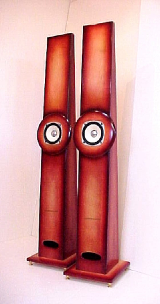 A pair of Abbys in the red sunburst finish. The speakers size and shape have a lot to do with the way it sounds.